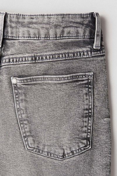 H&M Relaxed Tapered Fit Jeans