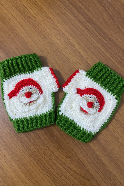 Mila Christmas Embroidered Hand Knitted Gloves
