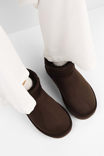 Shoeberry Γυναικείες μπότες Upps καφέ κοντές σουέτ φλατ με γούνινο εσωτερικό