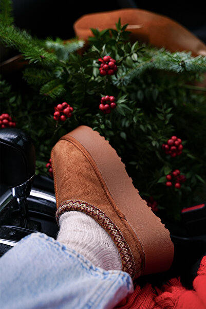 Marjin Γυναικεία γούνινη χοντρή σόλα κλειστή μπροστινή καθημερινή χειμερινή παντόφλα Furenta Brown Suede