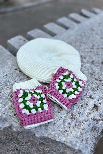 Mila Ecru Hand Knitted Double Sided Beanie Gloves Set