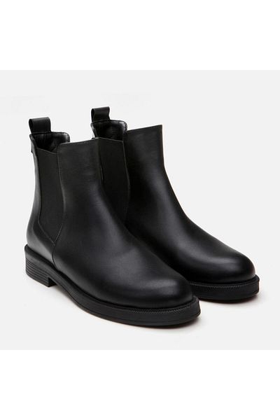 Yaya by Hotiç حذاء Hotiç Yaya باللون الأسود - 01BOY 301640 أ100