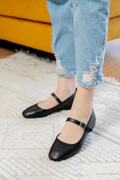 DİVOLYA Latte Black (1 cm Heeled) Round Toe Ballerinas with Helmet