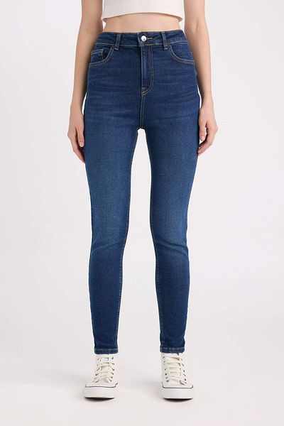DeFacto Knöchellange Jeanshose mit hoher Taille und schmaler Passform C7612AX24CW