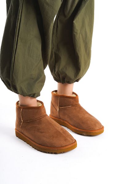 Shu Mhu Ug Model Flat Pattern Suede Γυναικείο μποτάκι με χοντρή σόλα με γούνα εσωτερικά