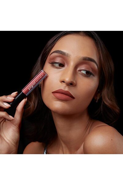 Pilgrim Liquid Matte Lipstick - Saucy Coral Women with Hyaluronic Acid   3gms