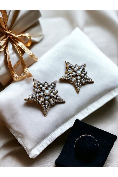 FAYRA ACCESSORIES أقراط نجمة اللؤلؤ