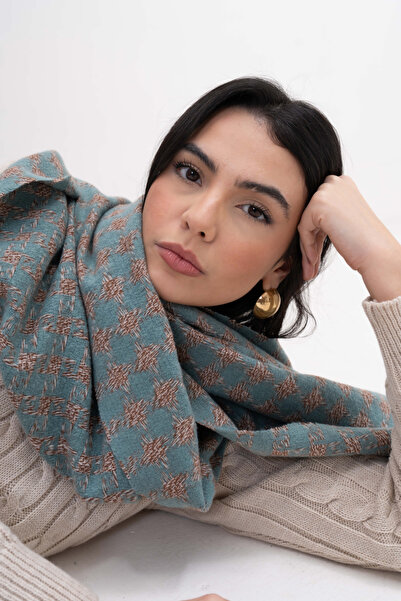 The Moirai Houndstooth Patterned Cashmere Shawl