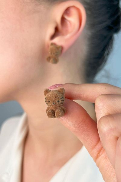 Sose Moda Brown Velvet Kitten Earrings