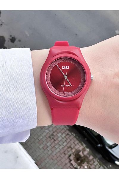 Q&Q Red Glitter Detailed Silicone Sports Wristwatch - Waterproof and No Indicator