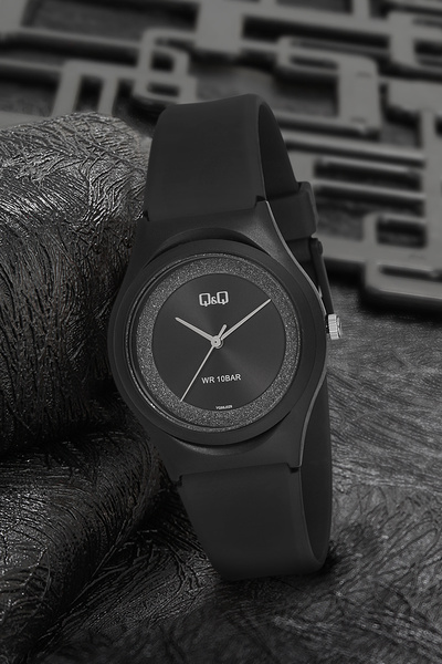 Q&Q Women's Waterproof Plastic Cord Wristwatch