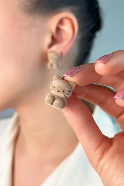 Sose Moda Velvet Kitten Earrings - Light Brown