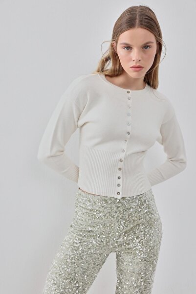 pieces of melon X Narod Bıçakçı Ekru Sedef Düğmeli Yumuşak Tuşeli Triko Hırka