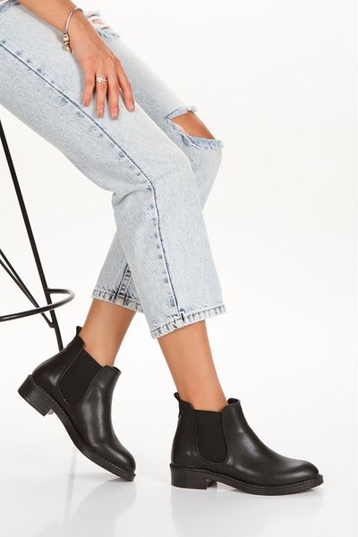 Erbilden Seend Black Leather Heeled Boots