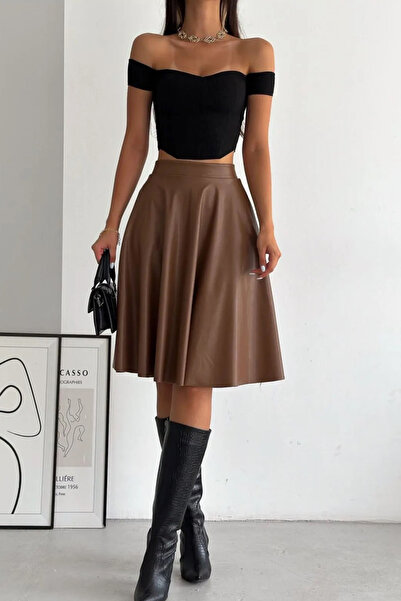 Swana تنورة جلدية مرنة واسعة - بارزة، طول الركبة، بني