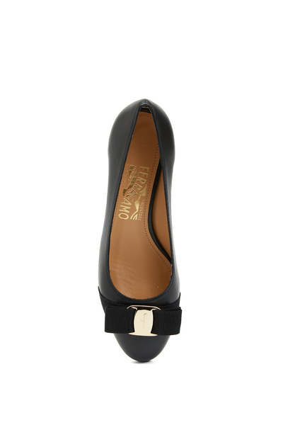 Ferragamo Siyah Deri Topuklu Ayakkabı