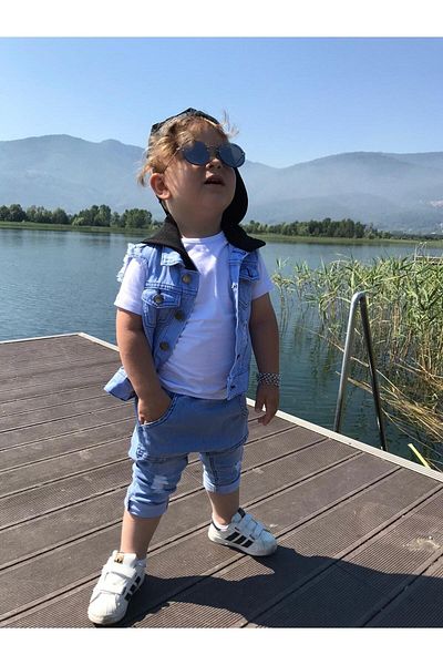 muzur kids Комбинация от 3 части жилетка/панталон/тениска с качулка за момче