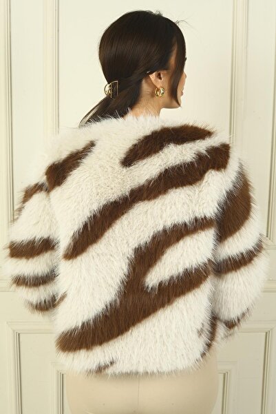 By Saygı Γυναικείο γούνινο μπουφάν με επένδυση τσέπης με μονό κουμπωτό σχέδιο Zebra