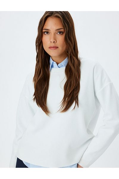 Koton Long sleeve crew neck cotton basic sweatshirt.