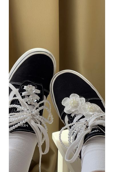 Âlâ Atelier 1 Pair of Pearl Scallop Flower Applique Shoe Buckle