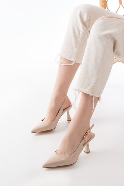 DURUNUN BUTİĞİ Παπούτσια με τακούνι Anor Beige λουστρίνι με αγκράφα (8 cm)