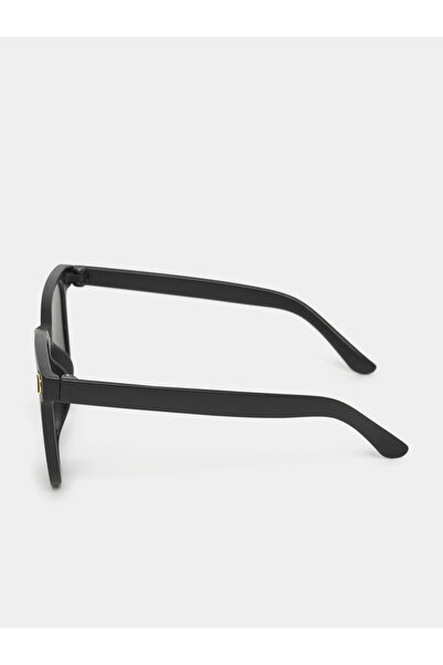 Styli Letter Detail Solid Square Sunglasses