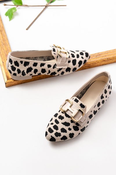 DURUNUN BUTİĞİ Balerini Bonita bej negru cu cataramă detaliată (1 cm toc) cu vârf ascuțit