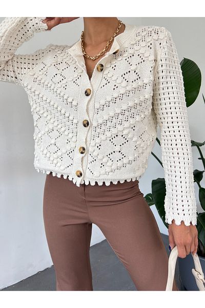 Modamorfo Prolamovaný ecru cardigan - s bambulí a knoflíky