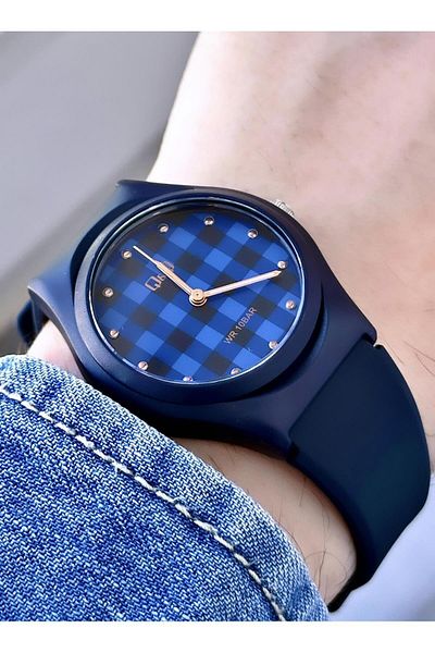 Q&Q Unisex Waterproof Plastic Cord Wrist Watch