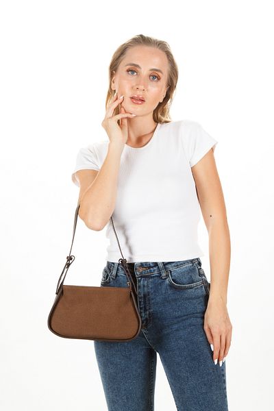 Newish Polo Geantă Oppo Suede Tan Baguette pentru femei