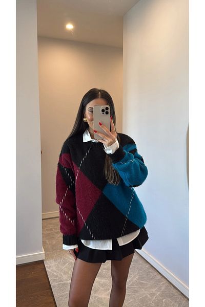 My Blog Burgundy - Blue Diamond Patterned Sweater - 7184