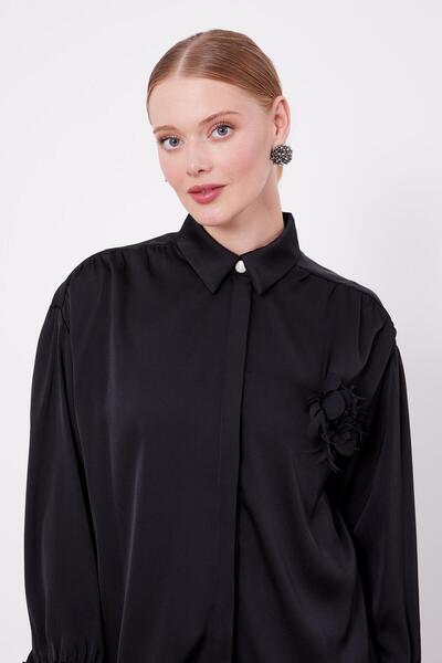 Levidor Satin Double Set with Black Rose Brooch