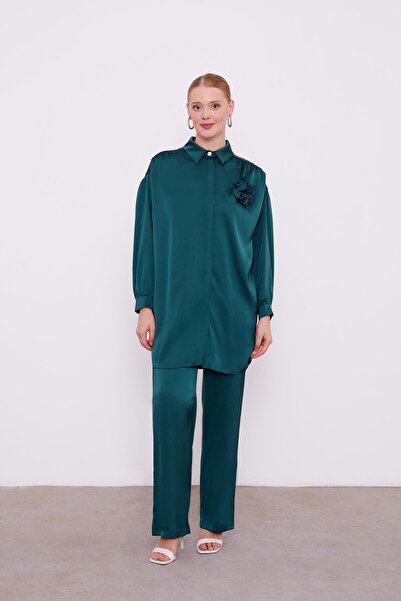 Levidor Zümrüt Gül Broşlu Saten İkili Takım