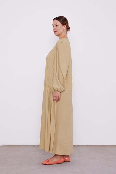 Levidor Φόρεμα Oil Green Crew Neck λεπτομέρεια με σούρες