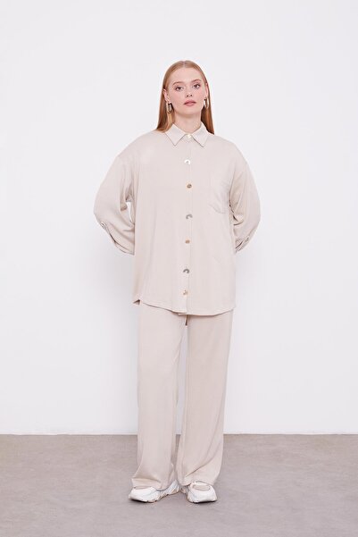 Levidor طقم تونيك معدني بيج مع تفاصيل أزرار معدنية