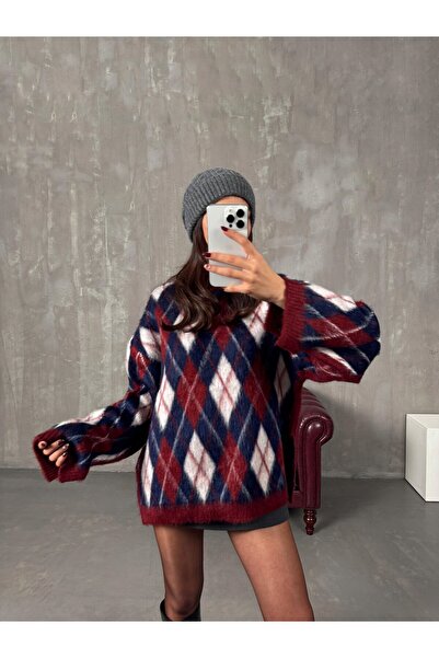 Samin Women's Slit Diamond Patterned Oversize Sweater