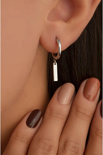 Sacce Scarves&Accessories قرط فردي من الفولاذ بحرف I