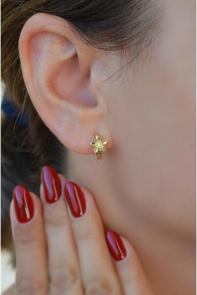 Sacce Scarves&Accessories Küçük Boy Çiçek Detaylı Gold Halka Küpe Lob Helix Kıkırdak