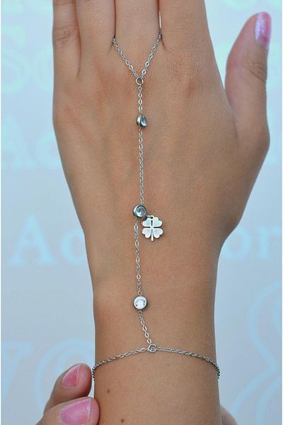 Sacce Scarves&Accessories Silver Colored Clover Detailed Stone Shahmeran