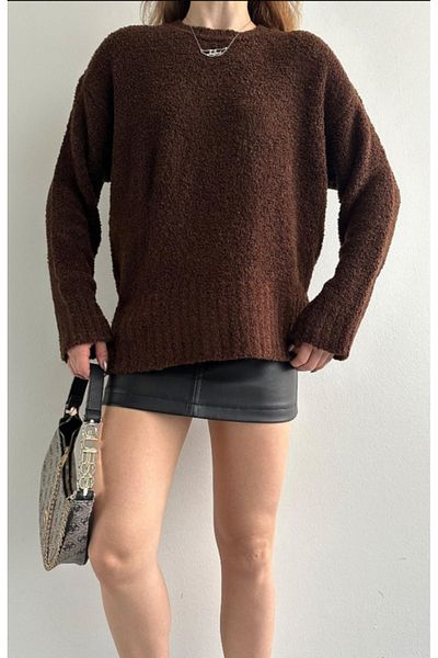 fujya Дамски пуловер с кафяв оверсайз трикотаж - Boucle Design