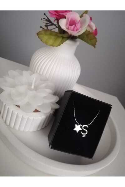 Judas Takı قلادة حروف فضية اللون بتفاصيل نجمة صغيرة، قلادة حروف رئيسية
