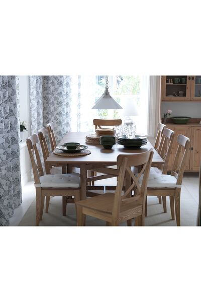 IKEA ahşap sandalye, antika vernik Masif ahşap yapı darbelere ve çarpmalara karşı dayanıklıdır