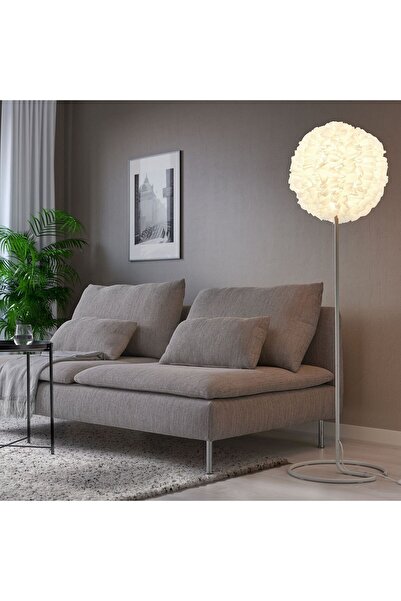 IKEA yer lambası, beyaz Yatak odasında veya sehpanın yanında bulundurmak için mükemmeldir.