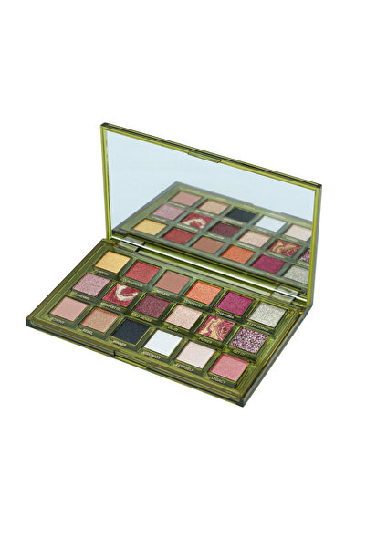 real beauty لوحة ظلال العيون Enchanted Forest