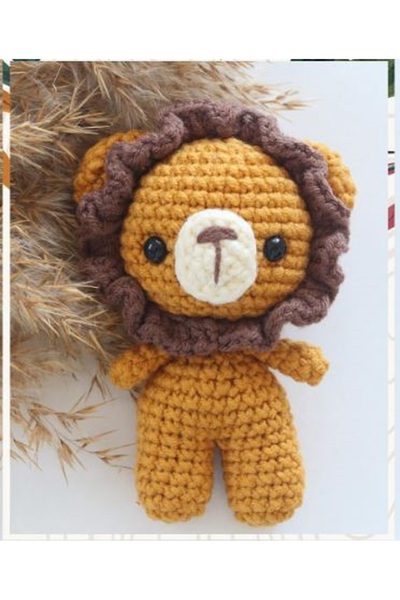 amigurumitoys سلسلة مفاتيح على شكل أسد صغير، زخرفة للحقائب (محبوكة يدويًا)