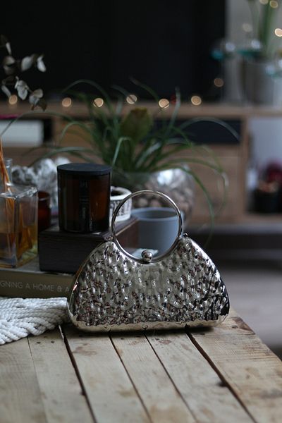Moom Bag Geantă clutch pentru rochie de seară, cu textura de piatră argintie, metalică, ovală