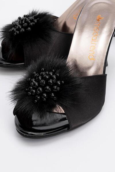 Ccway Papuci de damă cu toc din satin negru - Detaliu perlat cu pene