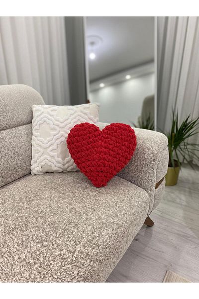 Home Romantic Heart Pillow - Valentine's Day Red Heart Pillow - Modern and Elegant for Gift and Decoration