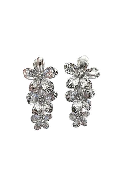 New Obsessions أقراط بتفاصيل زهرة حديقة الزهور