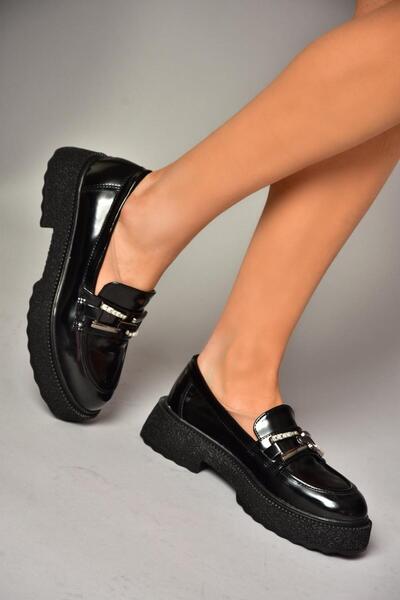 Fox Shoes T996198408 Чорні шкіряні туфлі на товстій підошві для жінок